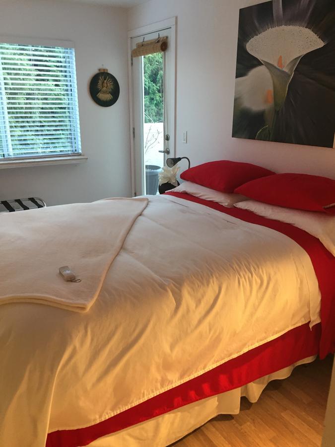 A Room At The Camelia Bed And Breakfast Тсовассен Экстерьер фото